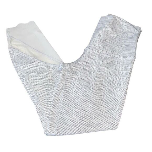 Lululemon Wunder Under Crop II Roll Down Scallop Gray Special Edition Size 2 Gra - Picture 2 of 10